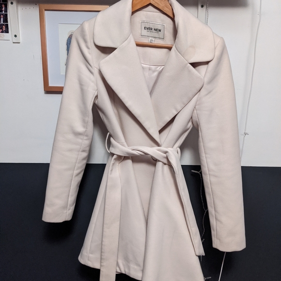 Evernew Coat - Picture 1 of 4